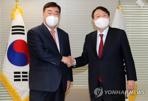 详讯：韩总统候选人尹锡悦会见中国驻韩大使邢海明