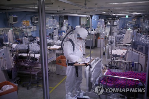 资料图片：首都圈一家医院的新冠重症病例专用病床 韩联社