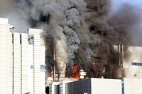 详讯：韩清州市一电池厂火灾致1人遇难3人受伤
