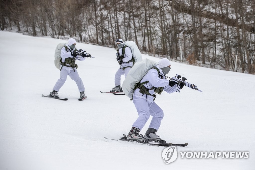 特种兵滑雪战术训练