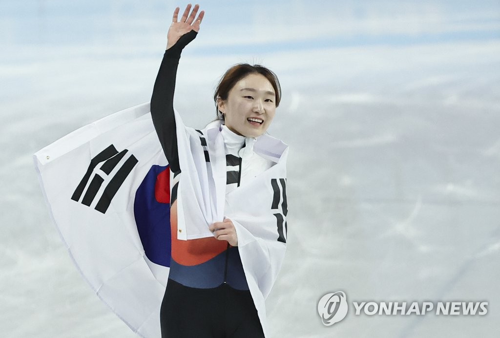 简讯：韩选手崔珉祯北京冬奥短道速滑女子1500米摘金