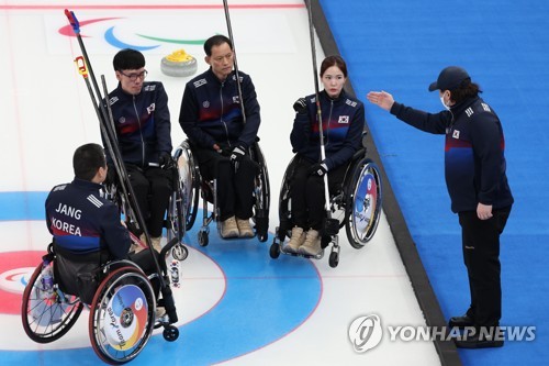 北京冬残奥会轮椅冰壶赛韩国9-4击败加拿大