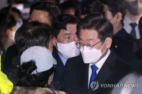 详讯：韩执政党总统候选人李在明承认败选