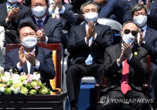 王岐山出席韩国总统就职典礼