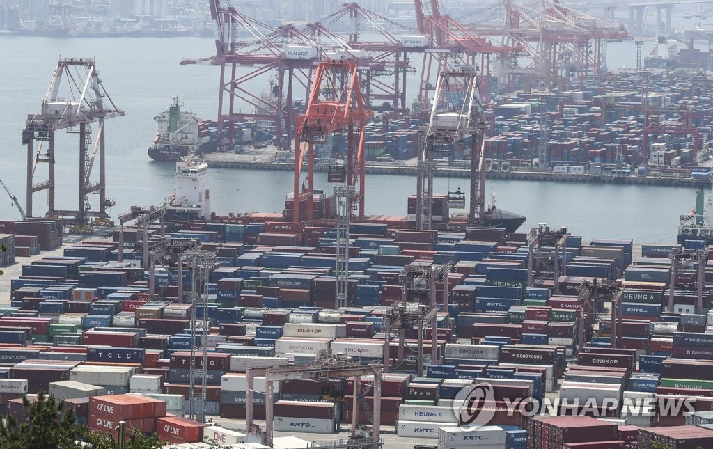 资料图片：图为釜山港神仙台和戡蛮码头，摄于5月23日。 韩联社