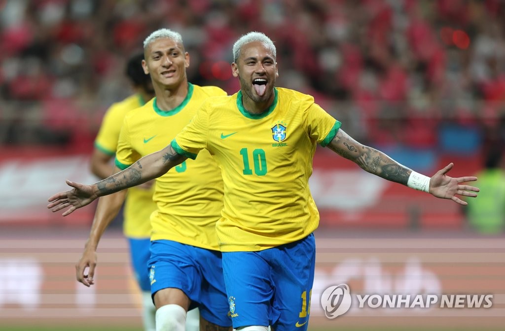 6月2日下午，在首尔世界杯体育场进行的韩国队与巴西队的热身赛上，内马尔庆祝进球。 韩联社