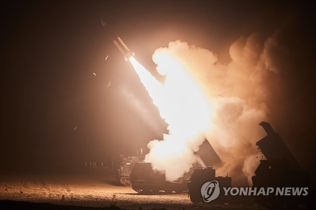 韩美发射8枚地对地导弹反制朝鲜挑衅。 韩联社/韩国联合参谋本部供图（图片严禁转载复制）