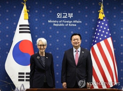 韩美副外长在首尔会晤