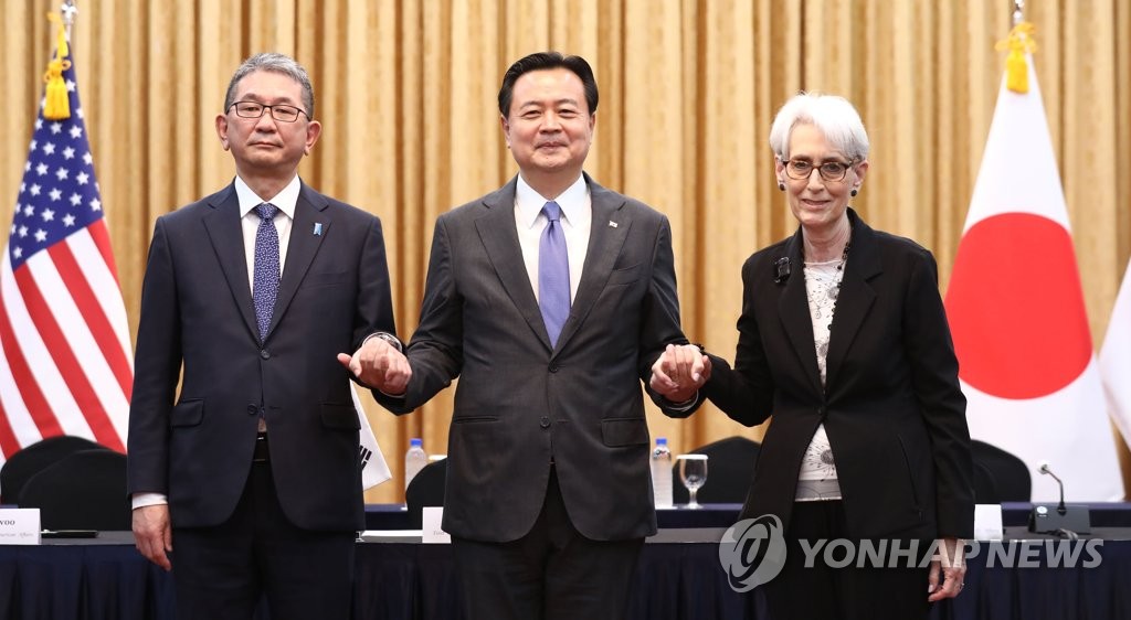 详讯：韩美日副外长商定加强三边安全合作