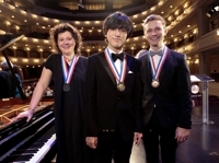 韩国18岁钢琴家林允灿克莱本摘冠