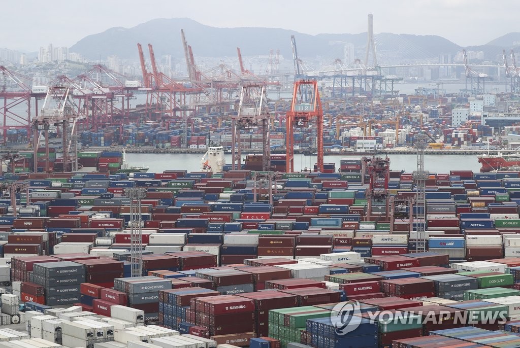 资料图片：位于釜山港的神仙台和戡蛮码头，图片摄于6月21日。 韩联社 