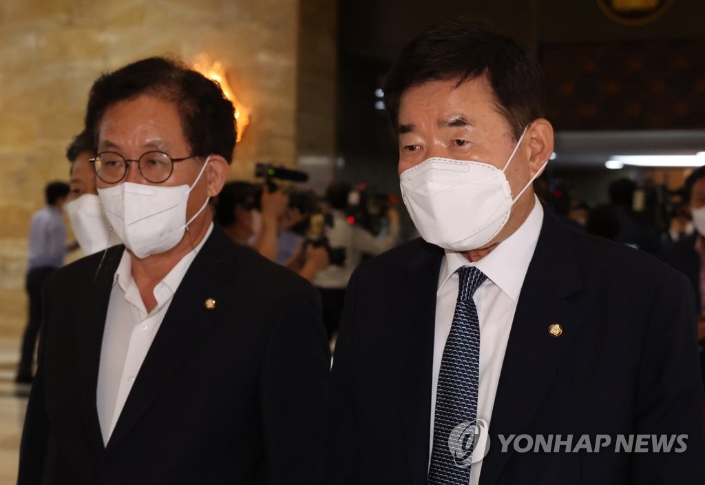 详讯：韩最大在野党议员金振杓当选新任国会议长