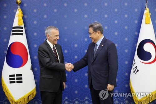 韩外长会见新任美国驻韩大使