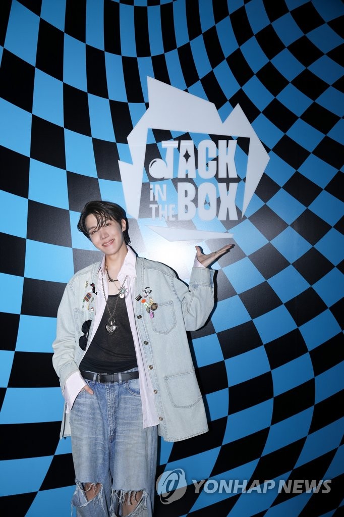 经纪公司BIGHIT MUSIC于7月15日表示，旗下男团防弹少年团（BTS）成员j-hope的首张个人专辑《Jack In The Box》音源于当天正式上线。图为j-hope。 韩联社/BIGHIT MUSIC供图（图片严禁转载复制）