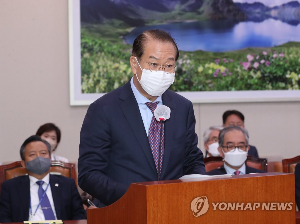 9月19日，在国会，韩国统一部长官权宁世在问政会上接受质询。 韩联社/国会摄影记者团
