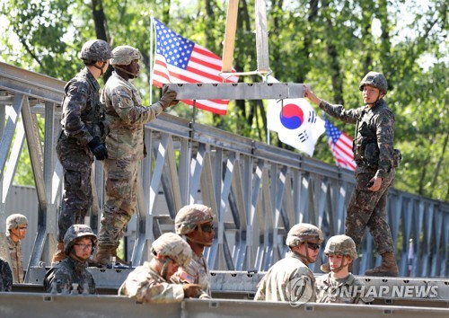 韩美明起举行“自由护盾”联合军演