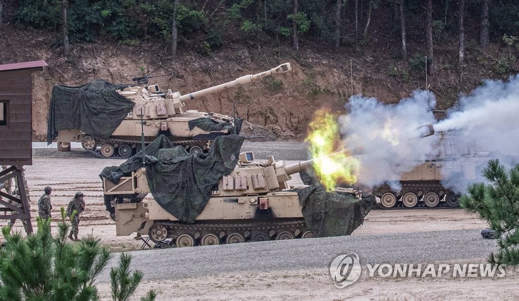 资料图片：8月31日，在位于京畿道抱川市的驻韩美军罗德里格斯训练场，韩美两军实施联合野外机动训练。 韩联社