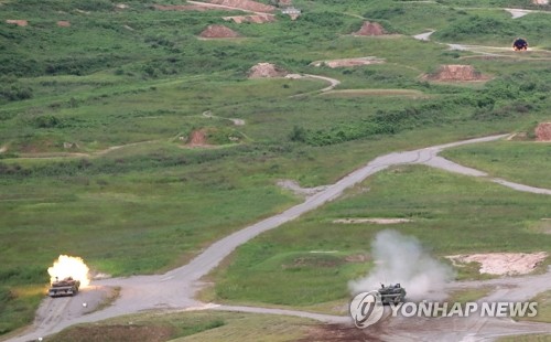 资料图片：2022年8月举行的韩美联合协同火力运用演练现场。 韩联社/陆军供图（图片严禁转载复制）