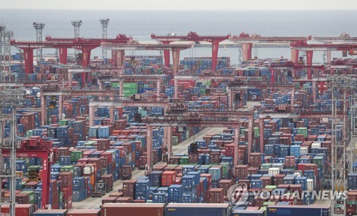 资料图片：釜山港神仙台码头 韩联社