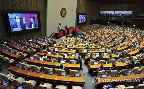 韩国国会问政会首日朝野展开激烈攻防