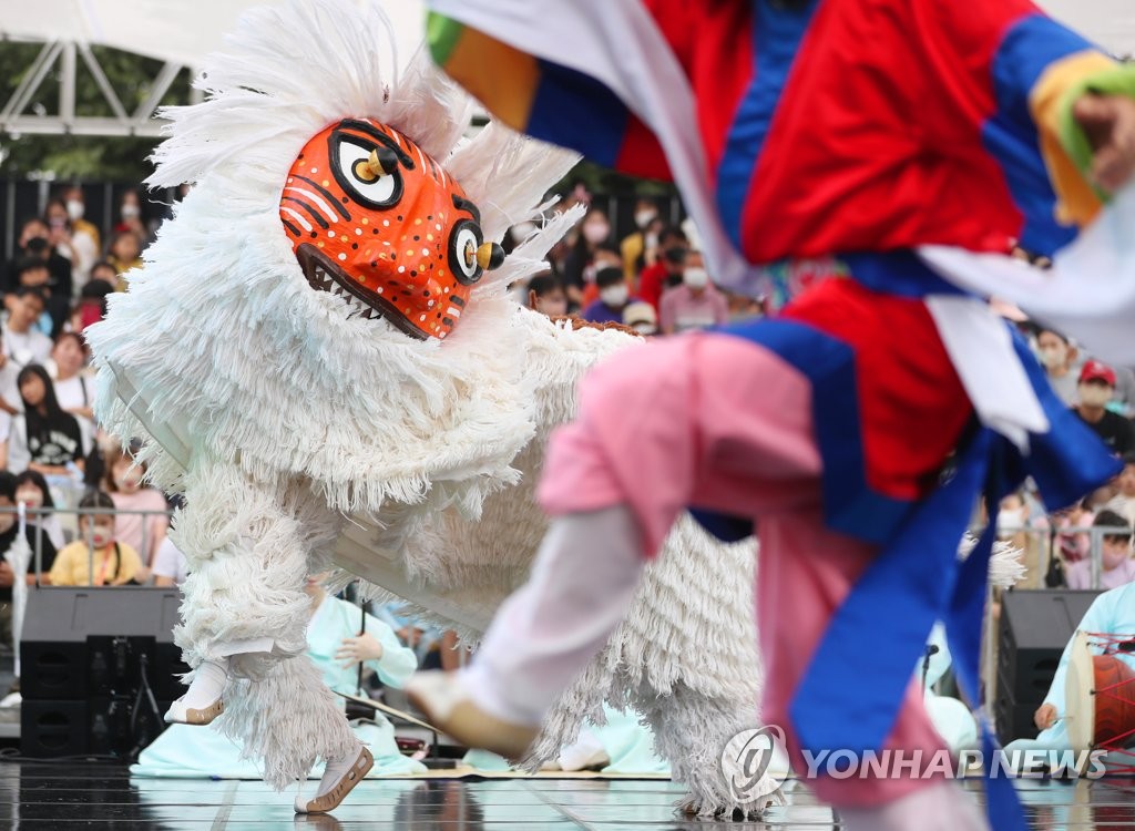 资料图片：上月举行的2022安东国际假面舞庆典 韩联社