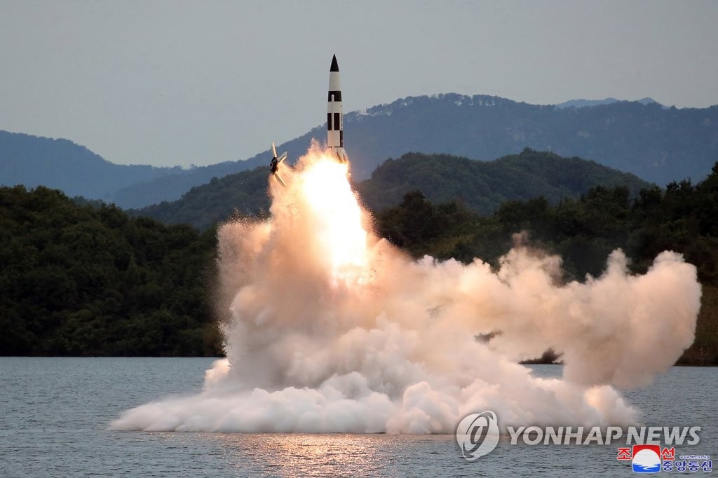 朝鲜建新发射平台在水库发射潜射弹道导弹