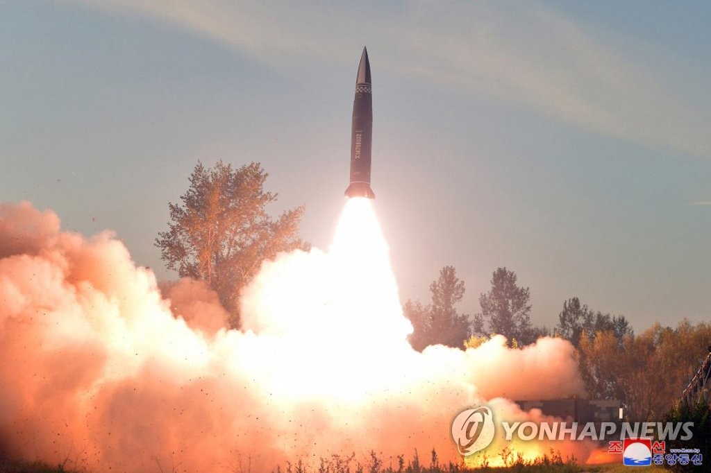 资料图片：朝鲜弹道导弹发射照 韩联社/朝中社（图片仅限韩国国内使用，严禁转载复制）