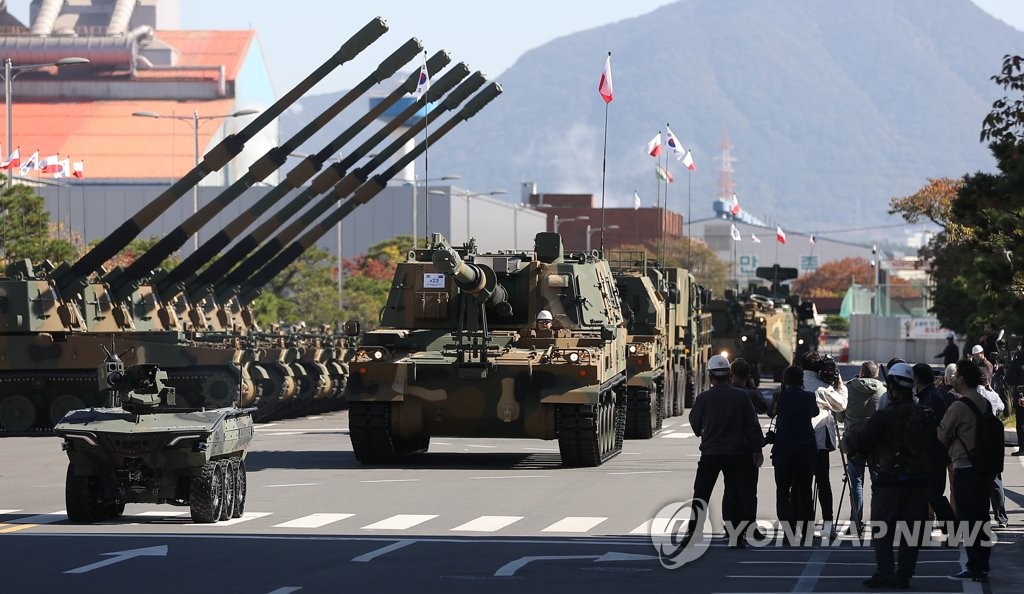 10月19日，在庆尚南道昌原市，韩华Defense举办K-9自行火炮出厂仪式。 韩联社