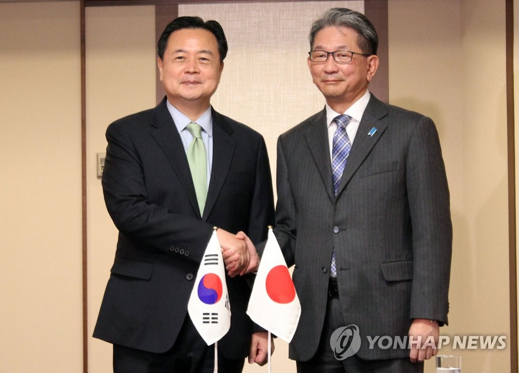 韩日副外长讨论加深韩美日合作方案