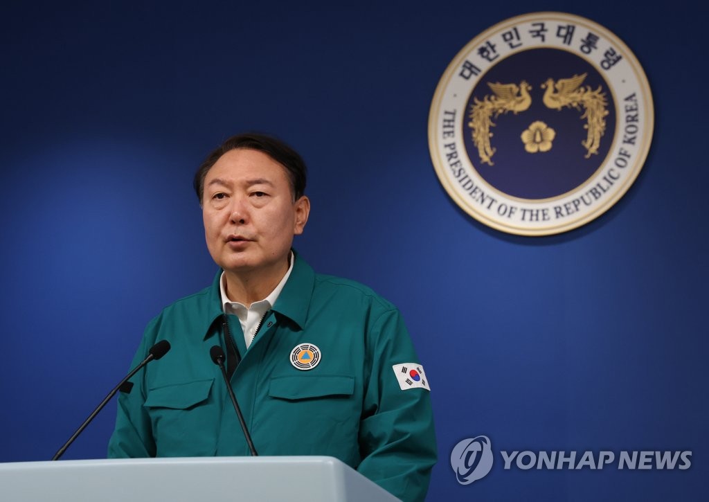 10月30日，在首尔龙山总统室，总统尹锡悦就黎泰院踩踏事故对全民讲话。 韩联社
