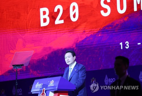 详讯：尹锡悦出席二十国集团工商峰会提全球危机解法
