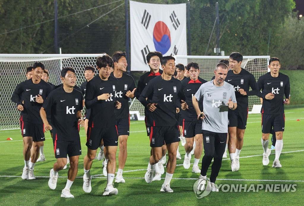 韩国足继续集训备战世界杯 孙兴慜抵卡归队