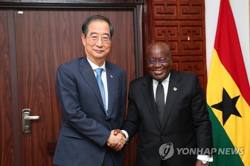 韩总理与加纳总统合影