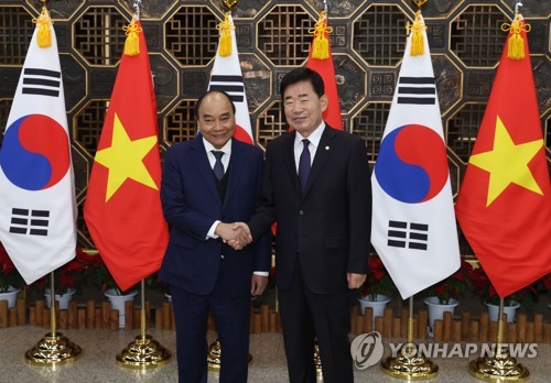 韩国会议长会见越南主席