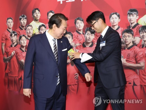 详讯：尹锡悦设宴欢迎韩国国足大赞顽强精神