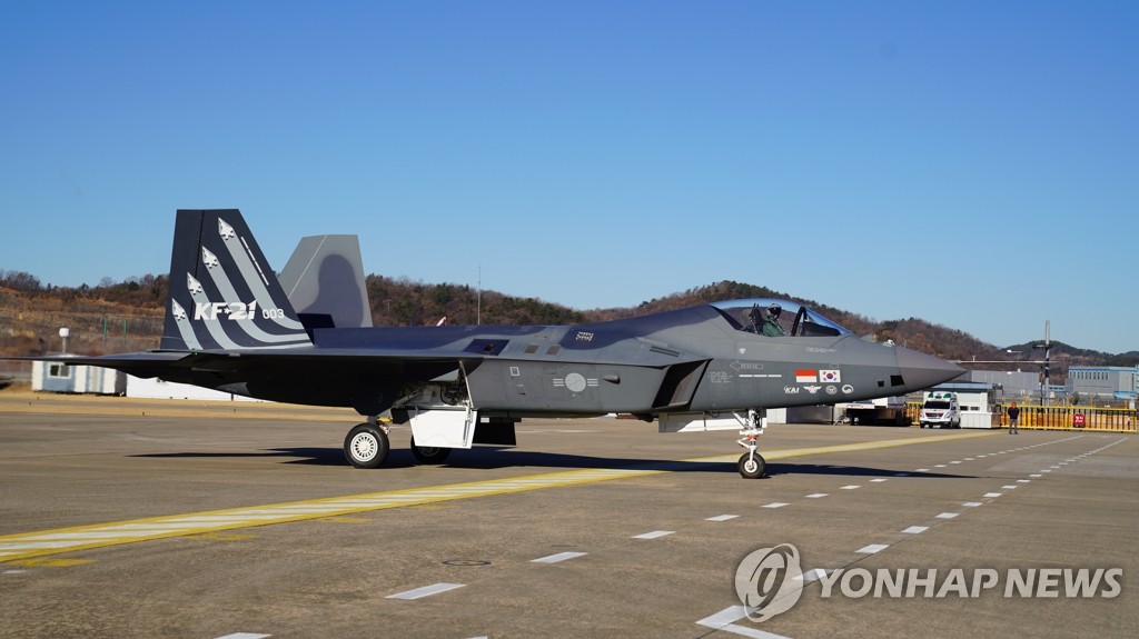 韩自研超音速战机KF-21三号机试飞成功