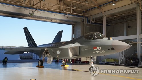 韩自研超音速战斗机KF-21首次夜间试飞成功