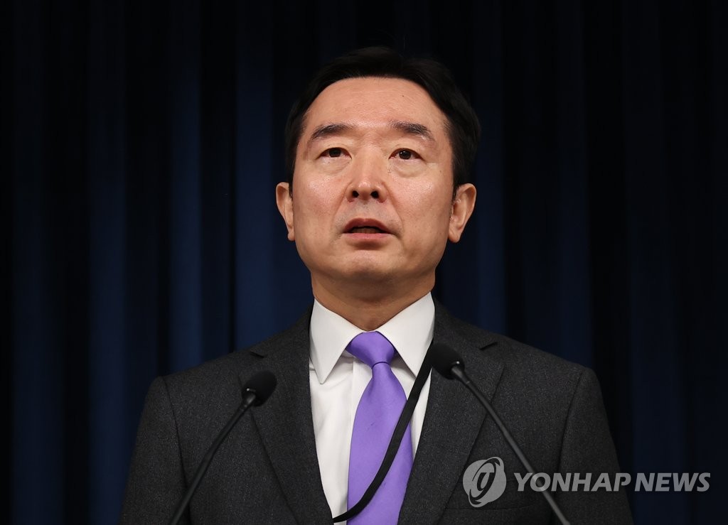 新任总统室发言人李度运
