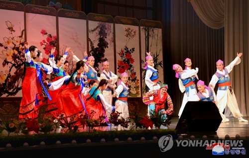 朝鲜各地欢庆正月十五
