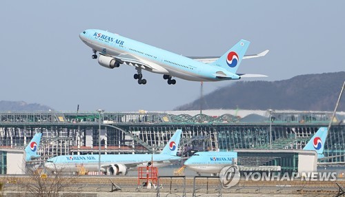资料图片：仁川机场跑道 韩联社