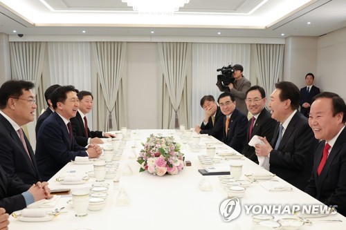 尹锡悦邀执政党新领导班子共进晚餐