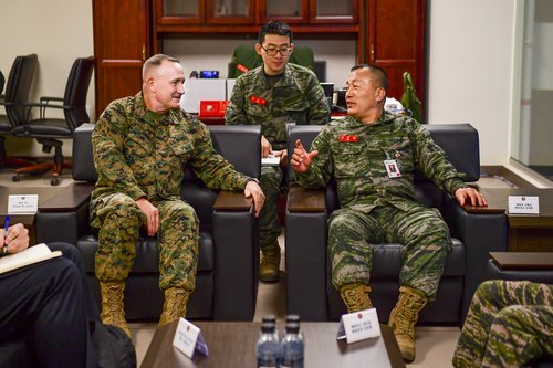 美太平洋海军陆战队司令访韩