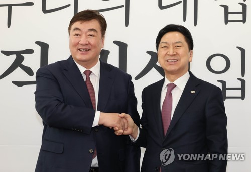 韩国执政党新党首会见中国驻韩大使