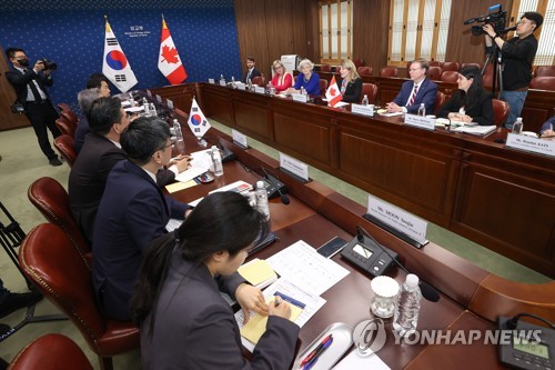 韩加“2+2”经济安全高层对话首在首尔举行