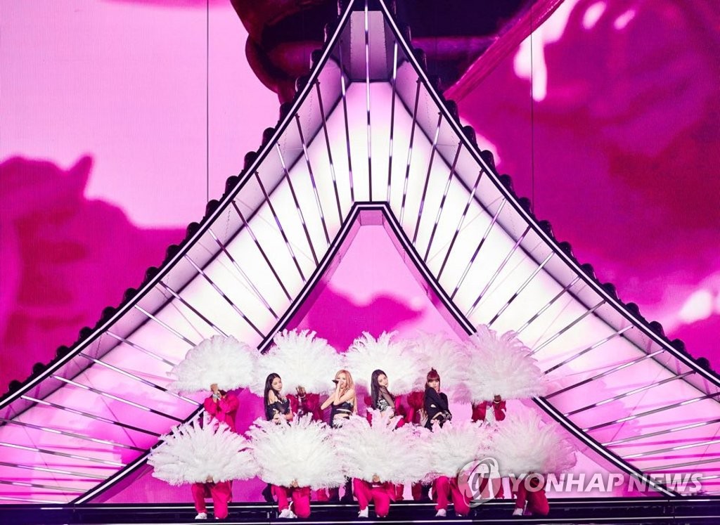 BLACKPINK领衔科切拉音乐节