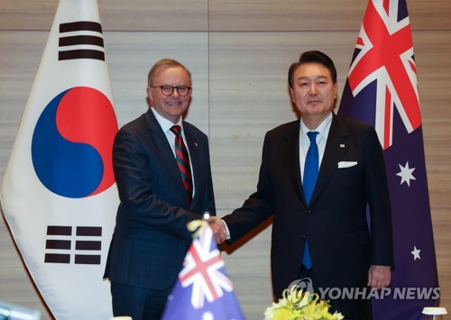 尹锡悦在广岛分晤澳大利亚和越南总理