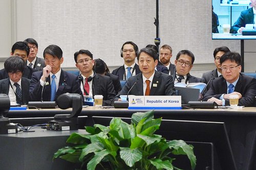 韩国贸易代表在美会见中国商务部长