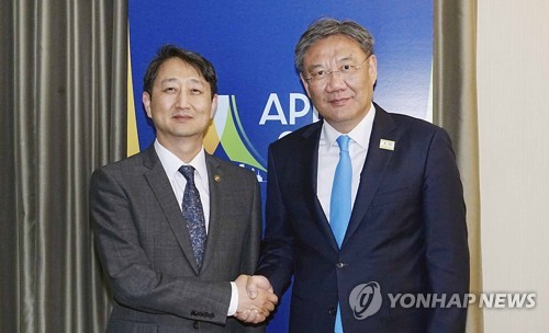 韩国贸易代表会见中国商务部长