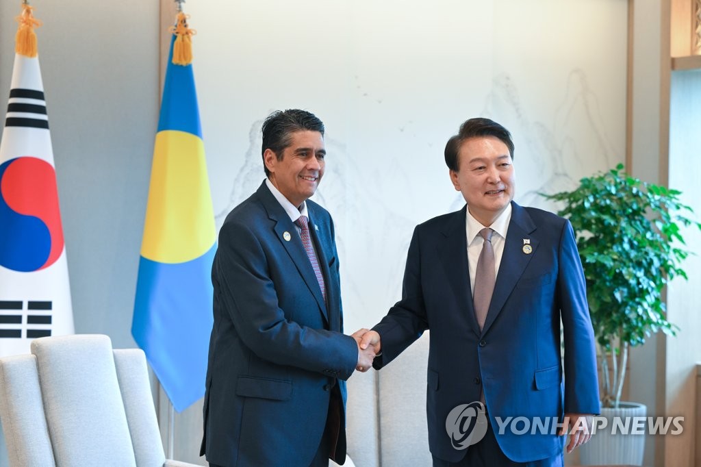 尹锡悦会见帕劳总统惠普斯 尹锡悦会见帕劳总统惠普斯