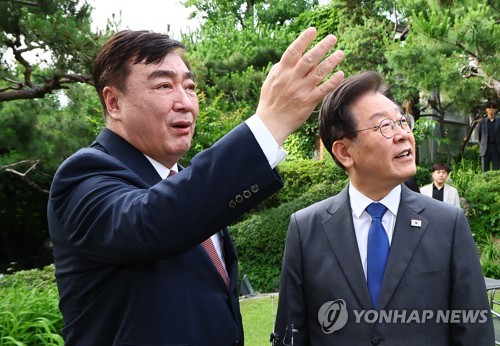 韩最大在野党党首李在明会见中国驻韩大使邢海明